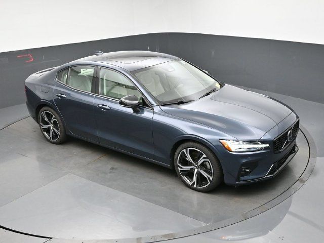 Used 2020 Volvo S60 T5 Momentum FWD image 18