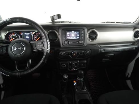 Used 2018 Jeep Wrangler Unlimited Sport S image 33