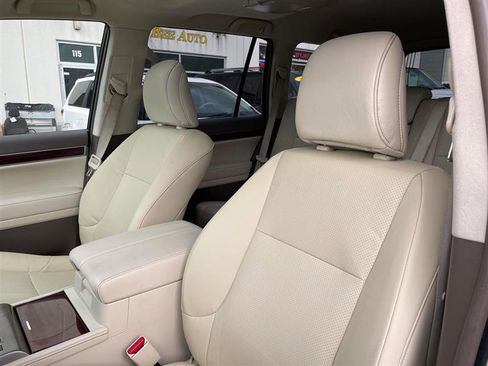 Used 2011 Lexus GX 460 image 97