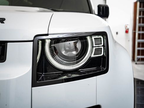 Used 2022 Land Rover Defender 90 V8 image 16