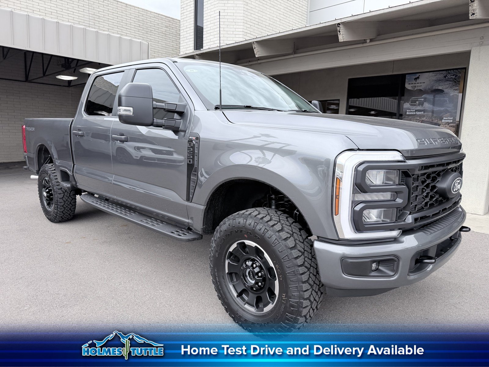 Used 2027 Ford F250 XL w/ Tremor Off-Road Package AWD/4WD image 1