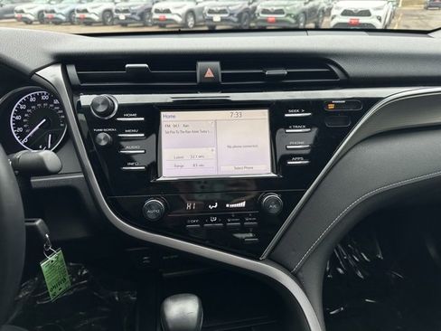 Certified 2018 Toyota Camry SE w/ Moonroof Package image 22