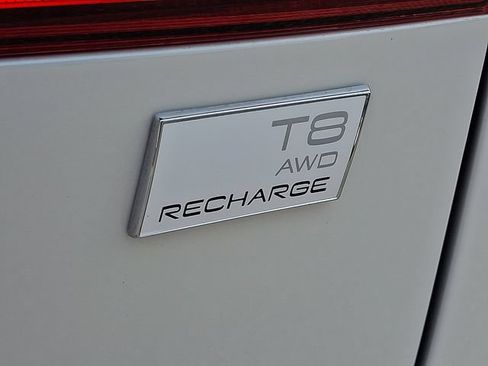 Certified 2023 Volvo XC60 T8 Ultimate w/ Climate Package AWD/4WD image 31