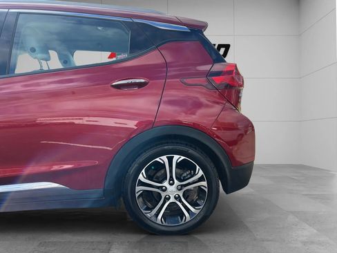 Used 2017 Chevrolet Bolt Premier w/ Driver Confidence II Package image 10