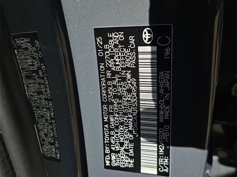 Used 2025 Toyota Prius LE image 30