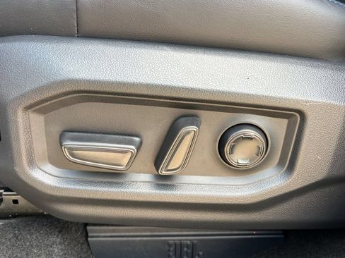 Used 2023 Toyota Tundra Platinum w/ Advanced Package AWD/4WD image 17
