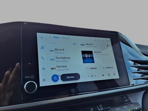 Used 2025 Toyota Camry Hybrid image 5