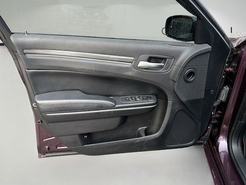 Used 2021 Chrysler 300 Touring L image 21