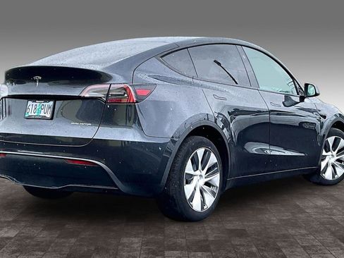 Used 2024 Tesla Model Y Long Range AWD/4WD image 13