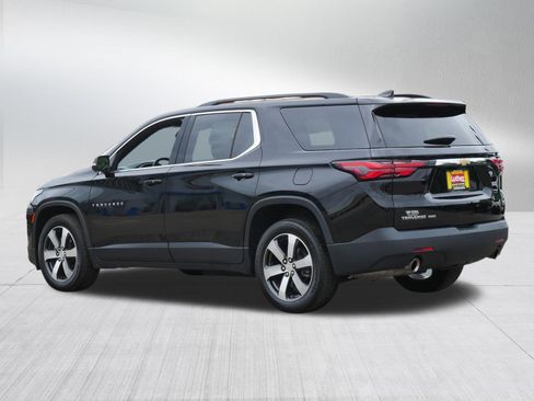 Used 2023 Chevrolet Traverse LT w/ LT Premium Package AWD/4WD image 5