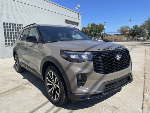 New 2027 Ford Explorer ST-Line AWD/4WD image 2