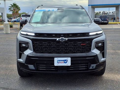 Used 2024 Chevrolet Traverse RS image 2