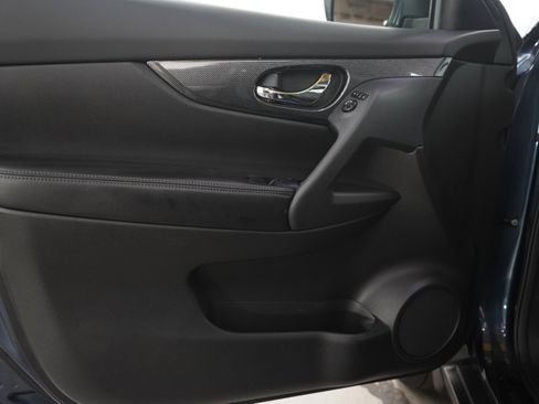 Used 2014 Nissan Rogue SL w/ SL Premium Package AWD/4WD image 19