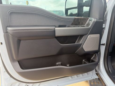 Used 2024 Ford F250 Lariat w/ Lariat Ultimate Package image 13