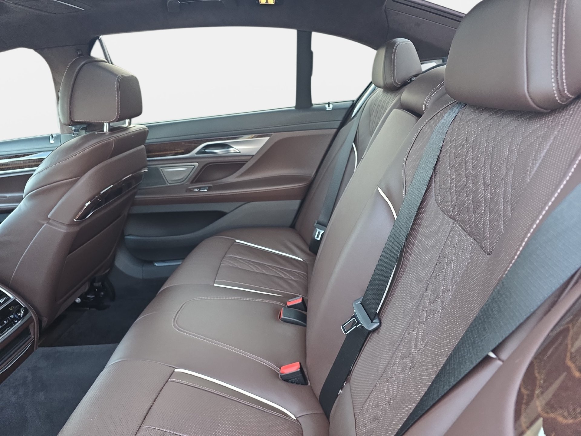 Used 2022 BMW 750i xDrive w/ Executive Package AWD/4WD image 14
