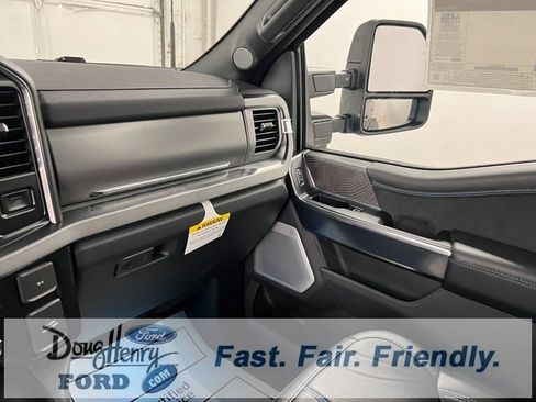 New 2025 Ford F350 Platinum w/ FX4 Off-Road Package image 43