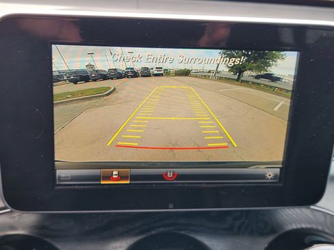 Used 2019 Mercedes-Benz GLC 300 4MATIC image 17