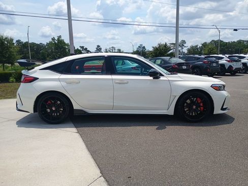 Used 2024 Honda Civic Type R image 4