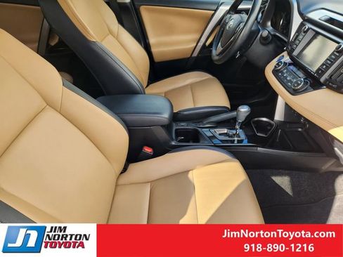 Used 2018 Toyota RAV4 Limited image 17