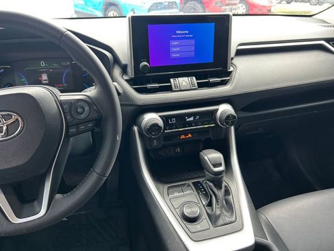 Used 2023 Toyota RAV4 XLE Premium AWD/4WD image 19