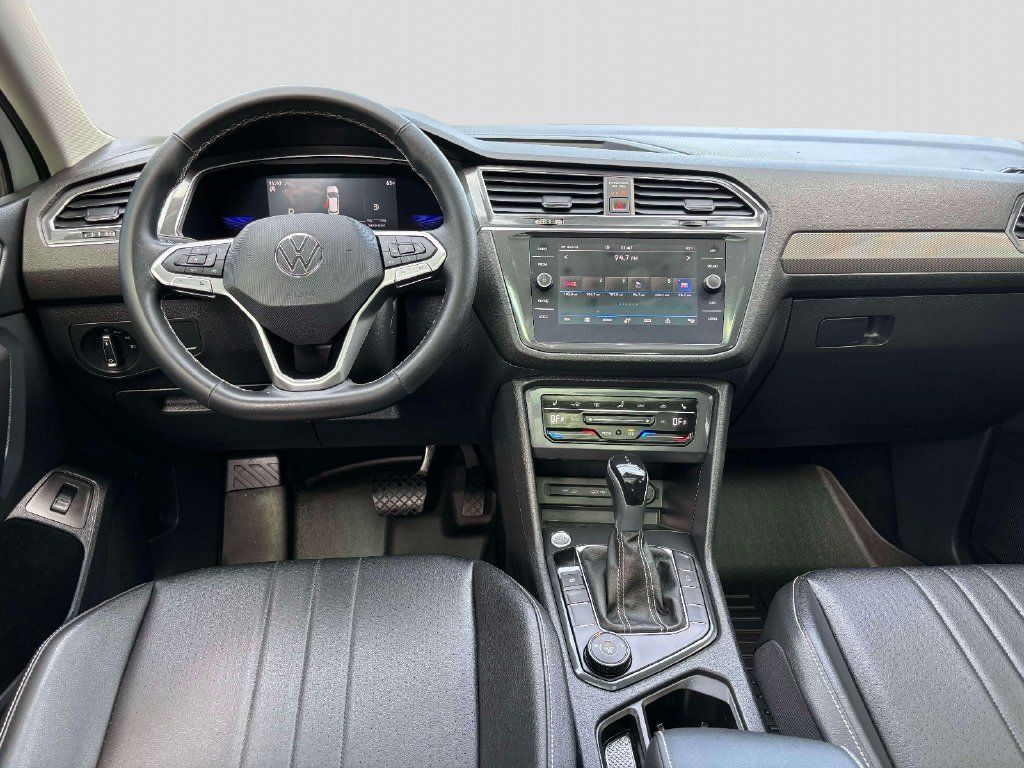 Used 2022 Volkswagen Tiguan SE AWD/4WD image 13