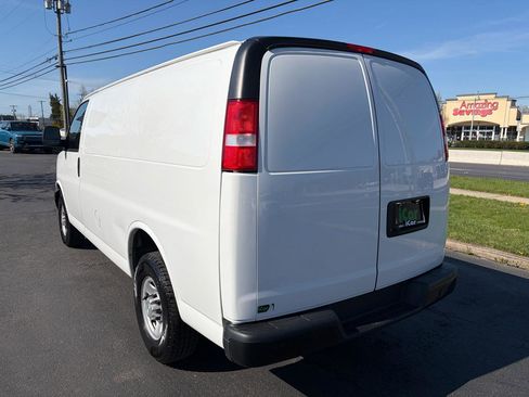Used 2021 Chevrolet Express 2500 w/ Driver Convenience Package image 9