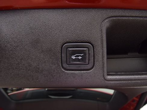Used 2024 GMC Terrain SLE w/ Driver Convenience Package FWD image 25