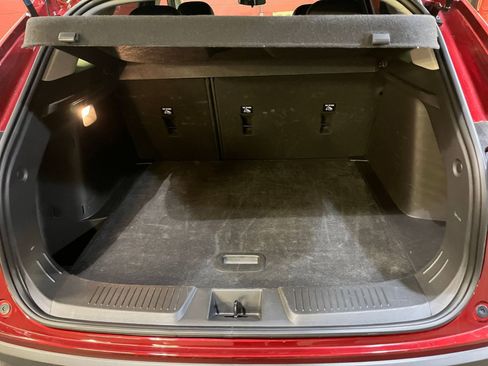 Used 2025 Chevrolet Trax LT image 30