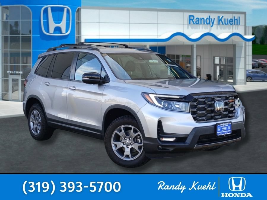 Used 2025 Honda Passport TrailSport image 1