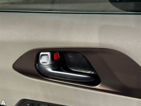 Used 2019 Chrysler Pacifica LX image 19