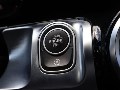 Used 2023 Mercedes-Benz GLB 250 4MATIC image 34
