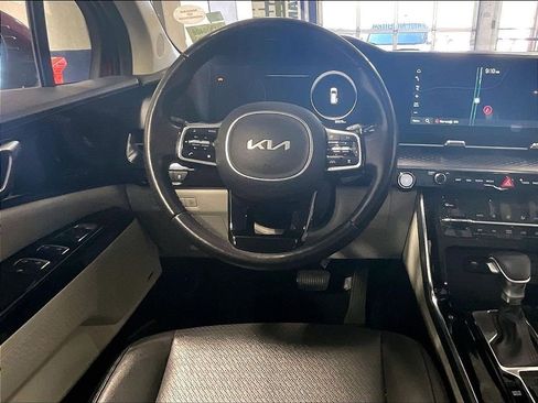 Used 2023 Kia Carnival SX Prestige FWD image 17