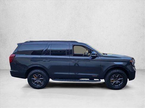 Used 2025 Ford Expedition Tremor AWD/4WD image 4