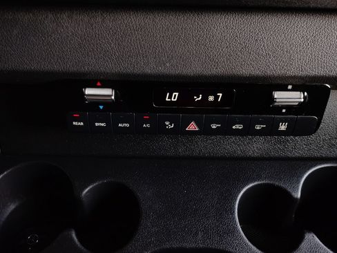 Used 2024 Mercedes-Benz Sprinter 2500 image 32