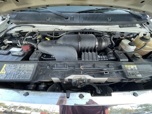 Used 2009 Ford E-350 and Econoline 350 XLT image 7