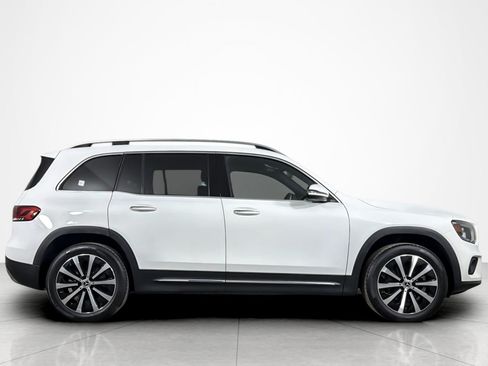 Used 2022 Mercedes-Benz GLB 250 w/ Premium Package Lite image 6