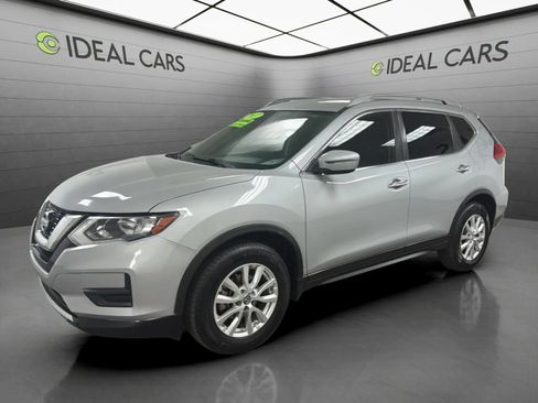 Used 2017 Nissan Rogue SV FWD image 1