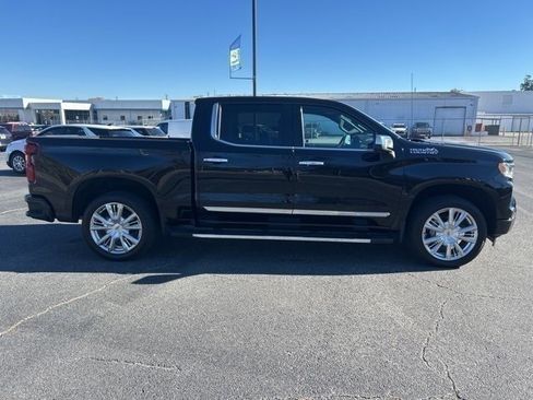 Used 2023 Chevrolet Silverado 1500 High Country w/ High Country Premium Package image 5