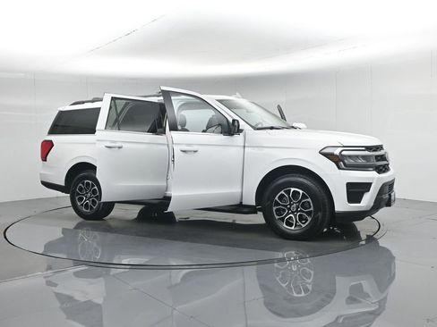 Certified 2024 Ford Expedition Max XLT image 38