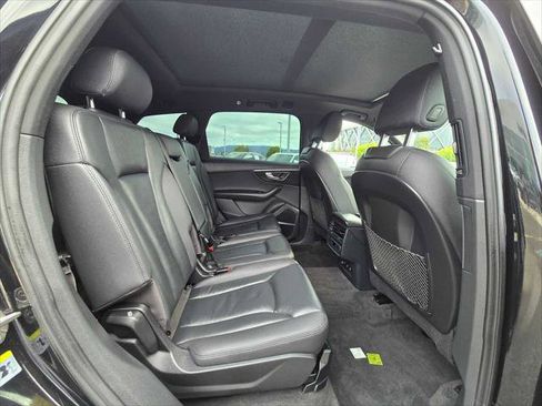 Used 2021 Audi Q7 3.0T Premium Plus w/ Premium Plus Package AWD/4WD image 12