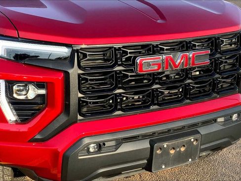 Used 2024 GMC Canyon Elevation w/ Elevation Premium Package AWD/4WD image 30