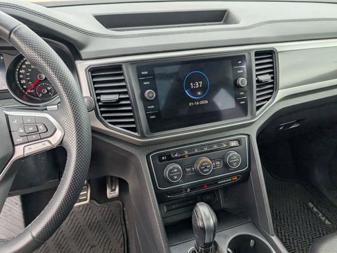 Used 2021 Volkswagen Atlas SE image 29