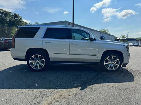 Used 2020 Cadillac Escalade Luxury AWD/4WD image 6