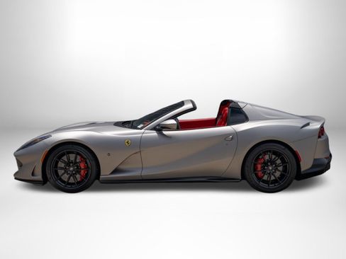 Used 2022 Ferrari 812 GTS RWD image 3
