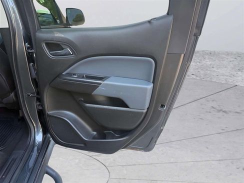 Used 2016 Chevrolet Colorado Z71 RWD image 13
