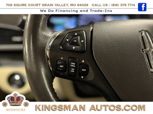 Used 2019 Lincoln MKT AWD image 17