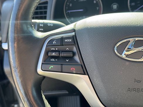 Used 2017 Hyundai Elantra Limited w/ Limited Tech Package 08 image 21