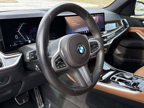 Used 2025 BMW X5 xDrive40i w/ M Sport Package image 2