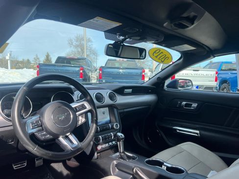 Used 2019 Ford Mustang Premium image 14