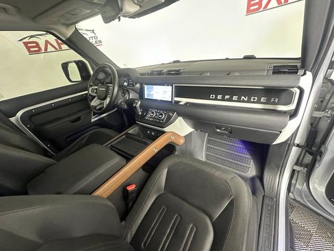 Used 2020 Land Rover Defender 110 SE AWD/4WD image 21